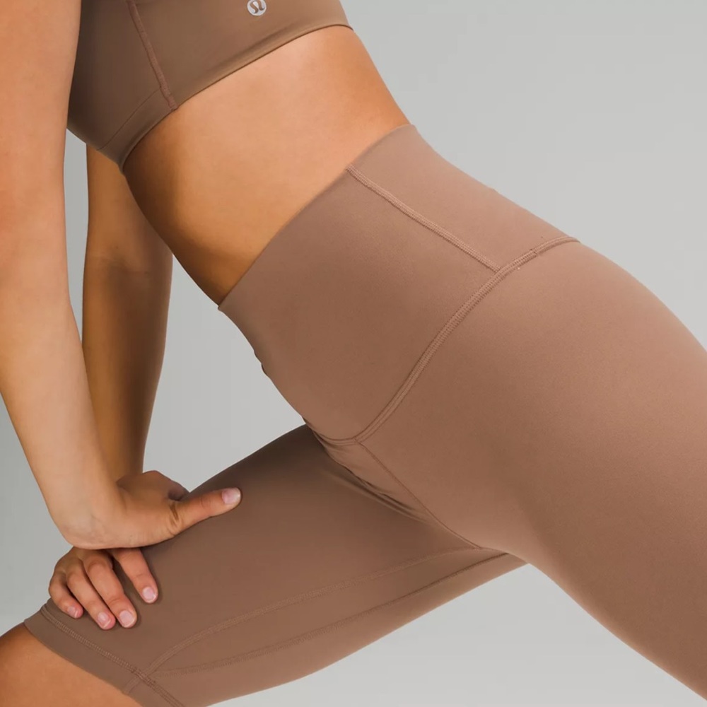 Lululemon Align Super-High Rise, 10" Length Shorts Size 2 - Picture 4 of 5